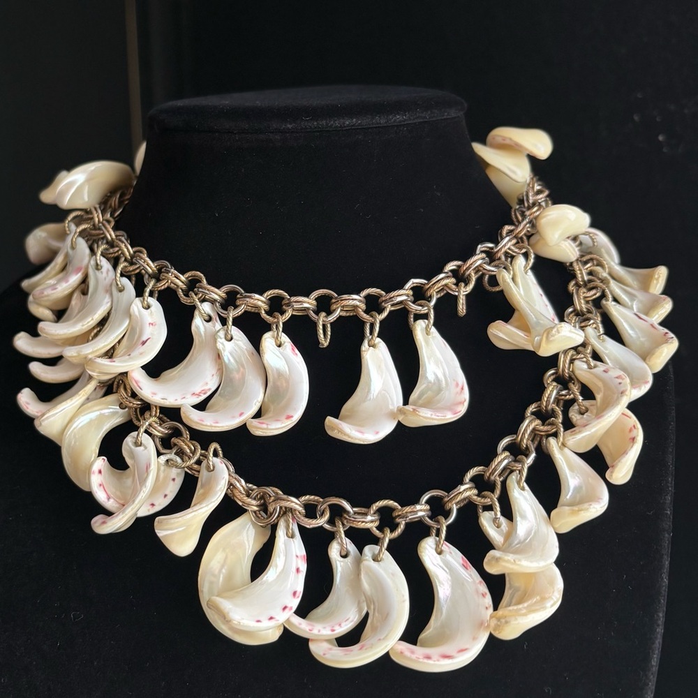 Vintage De Lillo Mid Century Modern Shell Necklace